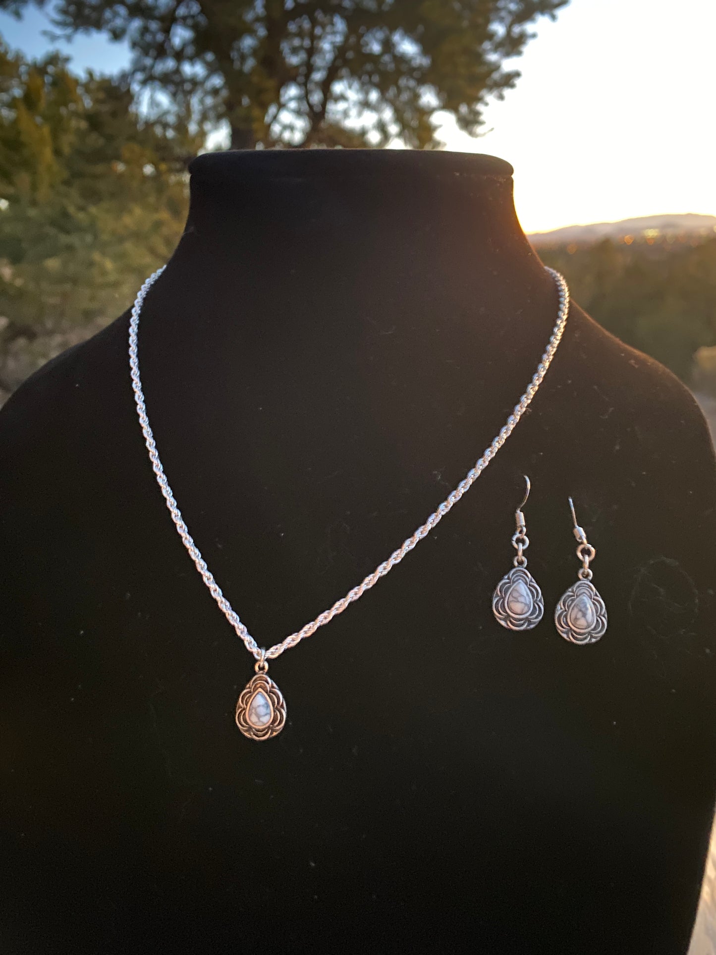 White Turquoise Raindrop Pendant Necklace/Earrings Set