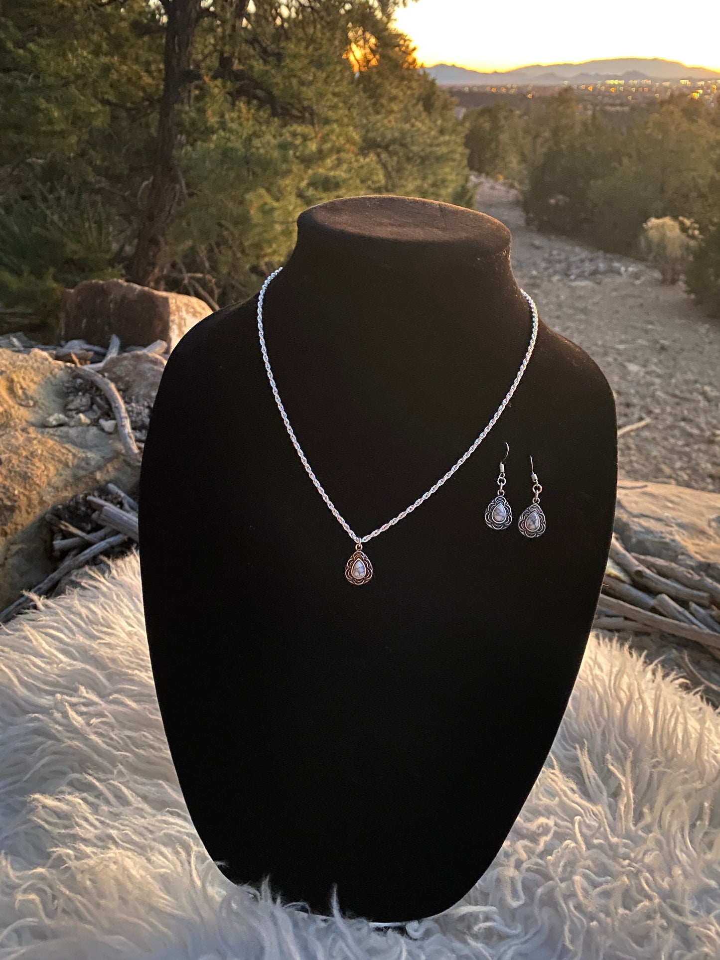 White Turquoise Raindrop Pendant Necklace/Earrings Set